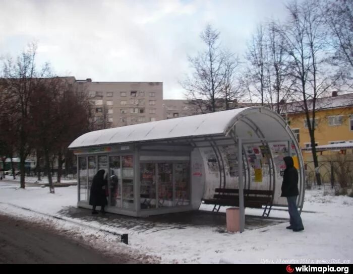 Остановка 9 мая автобусы. Остановка Майский. Остановка автобуса Дубна. Остановка 9 мая. Автобус киоск.