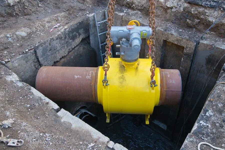 Шаровый кран на газопроводе Сигма к 85. Газовый вентиль на газопроводе. Подземный газовый кран. Кран шаровый на газопроводе подземный. Задвижка тепловой сети