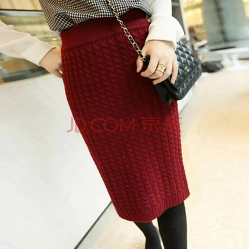 Длинная трикотажная юбка. Трикотажная юбка карандаш. С чем носить вязаную юбку карандаш. Юбки от виктории сикрет. Узкая длинная юбка вязаная.