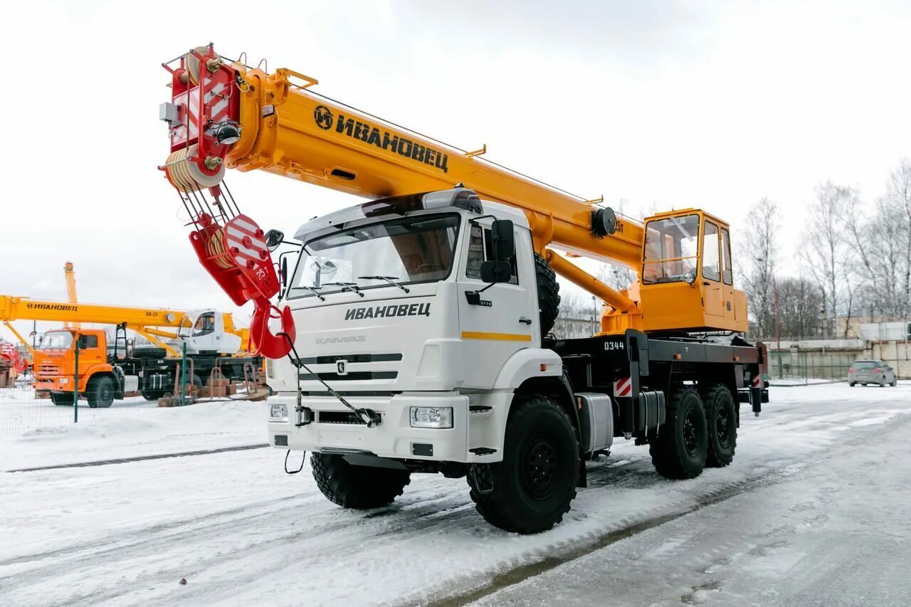 Ивановец КС-45717. Кран автомобильный КС-45717к-3. Автокран Ивановец КС-45717к-3р. КАМАЗ КС-45717к-3р.