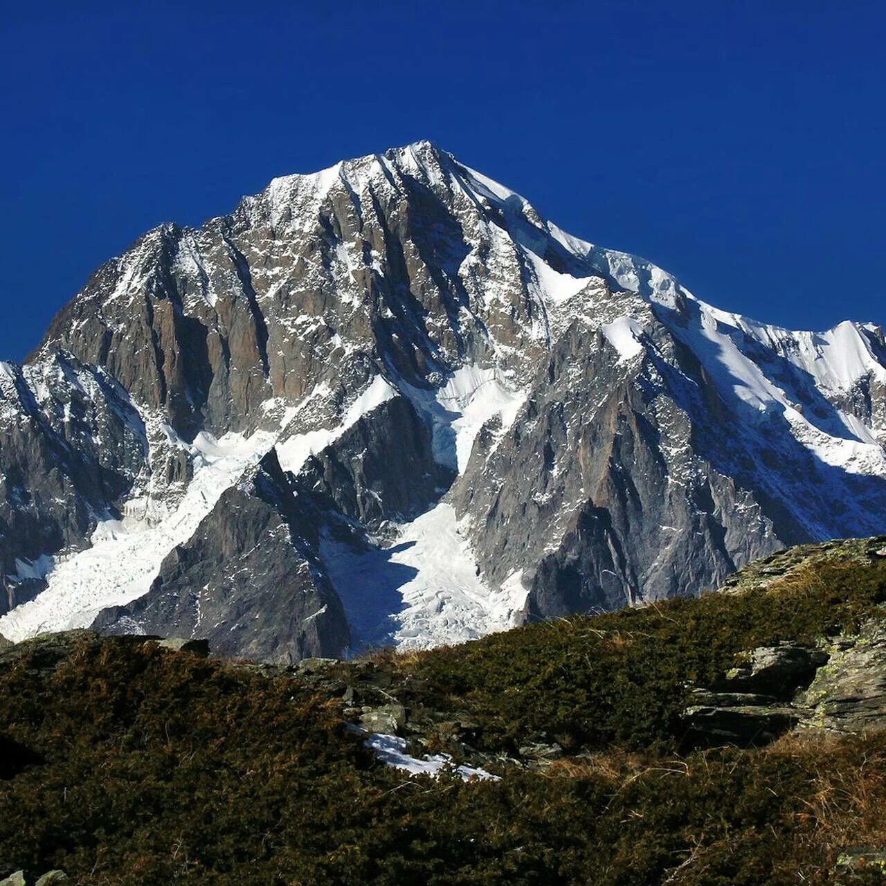 The highest mountain in europe. Горы. Высокие горы Европы. Самая высокая гора в Европе. Самый высокий горный.