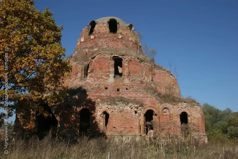 Церковь Космачево Людиновского района. Село Космачево Людиновский район. Деревня Космачево Людиновского района. Космачево Церковь Покровская.