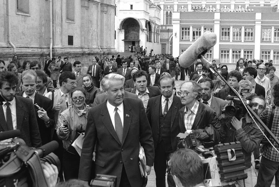 Политический кризис октябрь 1993. Политико-Конституционный кризис 1993 г.. Конституционный кризис 1993. Конституционный кризис 1993 года в России. Политический кризис 1992-1993.