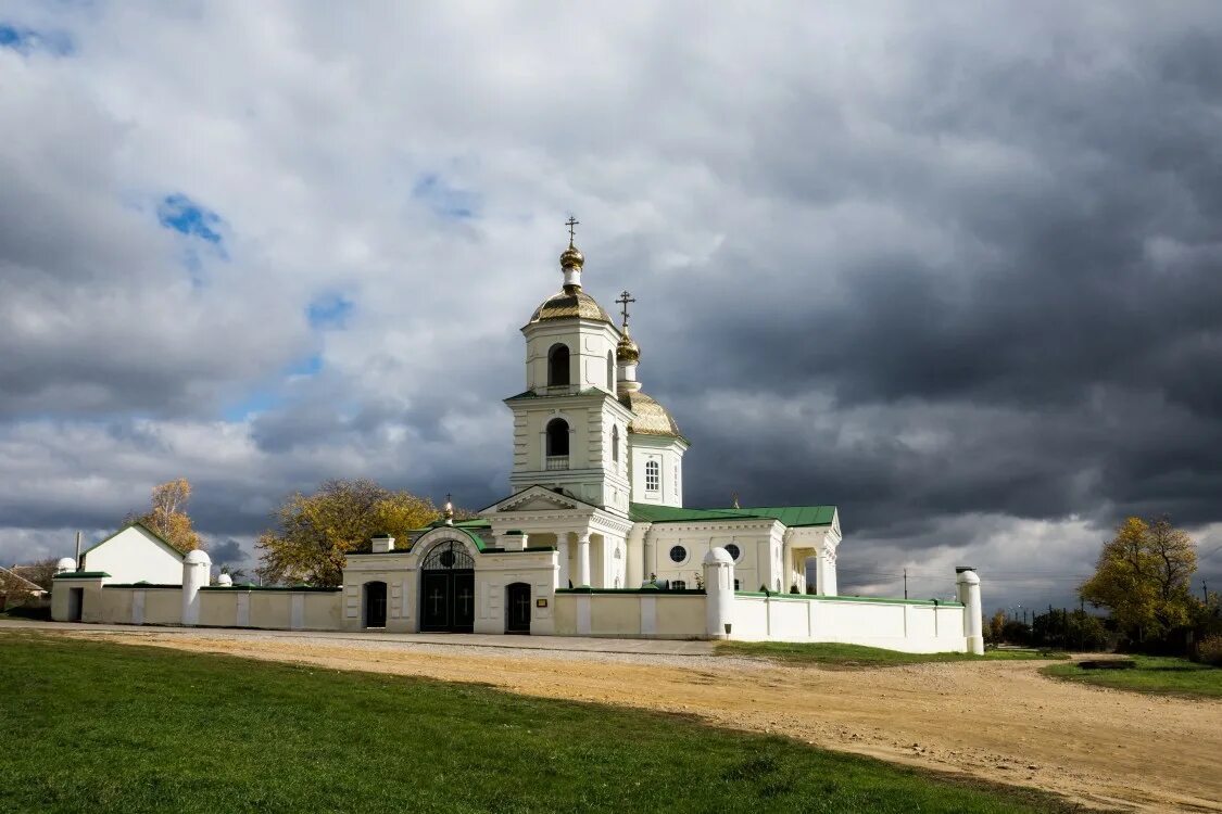 Новоселицкий район. Спасо Преображенский храм Новоселицкое. Храм в с.Новоселицкое Ставропольского края. Храм Ставропольский край Новоселицкий район.