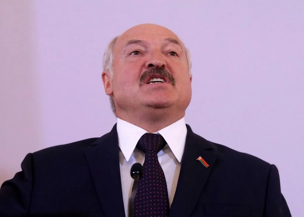 Лукашенко у власти сколько в качестве президента. Лукашенко. Гневный Лукашенко. Лукашенко злой.