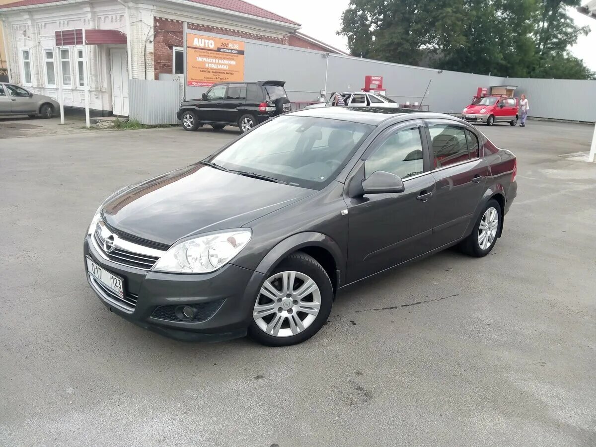 Opel h отзывы. Opel Astra h 2011 седан. Opel Astra h 2011 1.6.