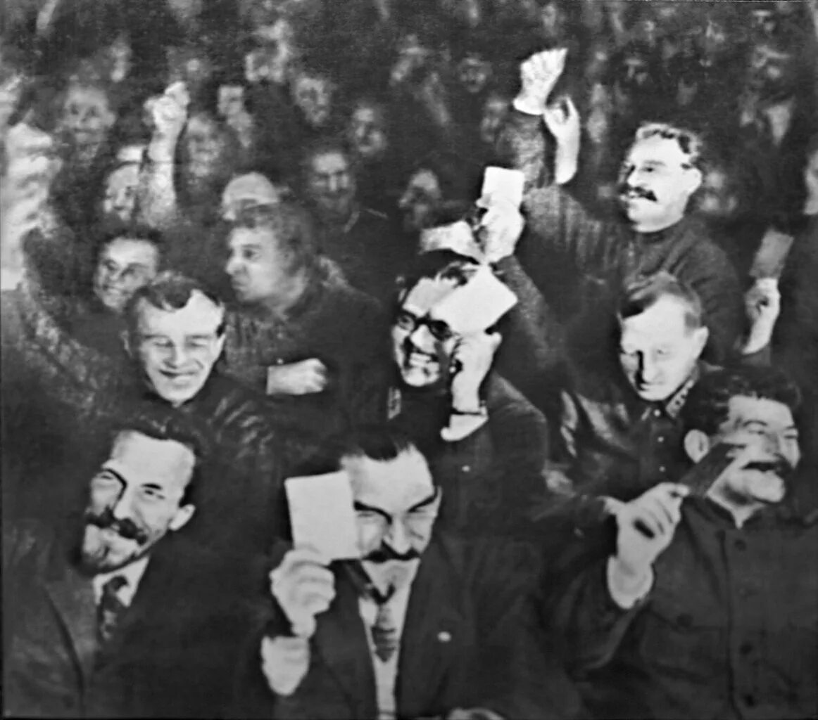 Вкп 1920 год. На XV съезде ВКП (Б) В декабре 1927. XV съезде ВКП (Б) В 1927 году. 15 Съезд партии 1927 года. Сталин на 15 съезде ВКП Б.