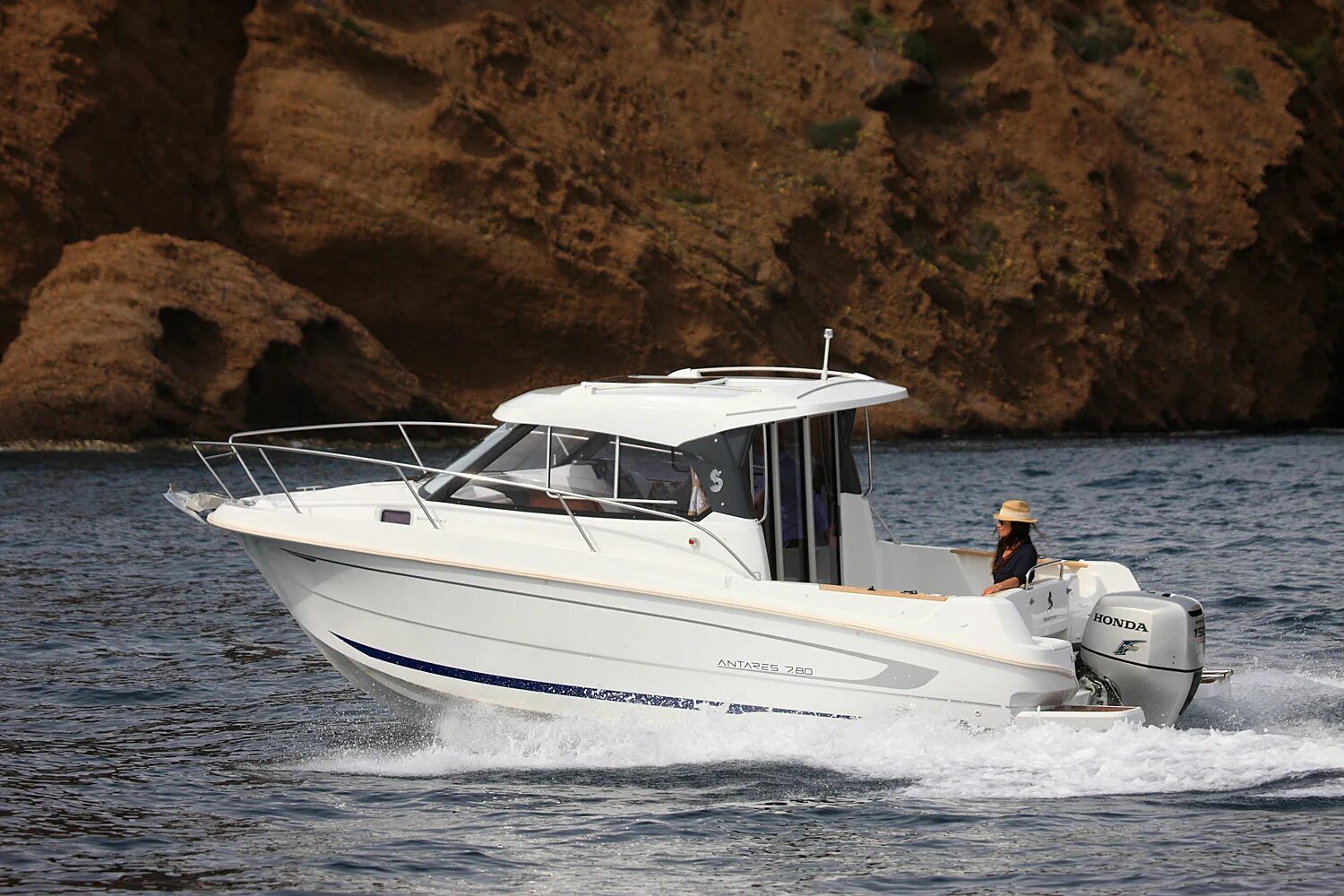 Antares 380. Antares beneteau 32 выключатель массы. Antares 720. Antares 380. Antares 380.