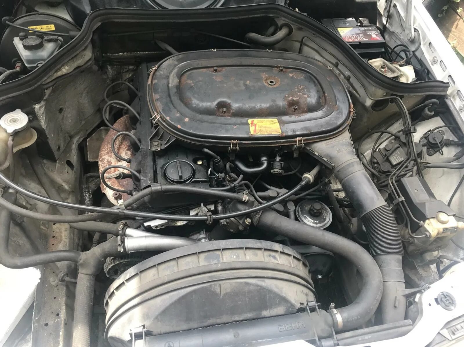 3. Мегасквирт на мерседес 102 мотор. Mercedes m102. Двигатель 2. 3 102 мотор.