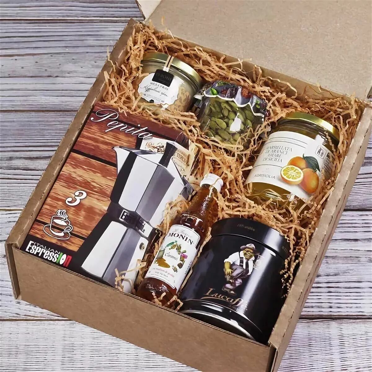 Кофейный подарочный набор. Кофейный подарочный набор. Коробочки с чаем и сладостями. Кофе в коробочке. Подарочные наборы в круглых коробках.