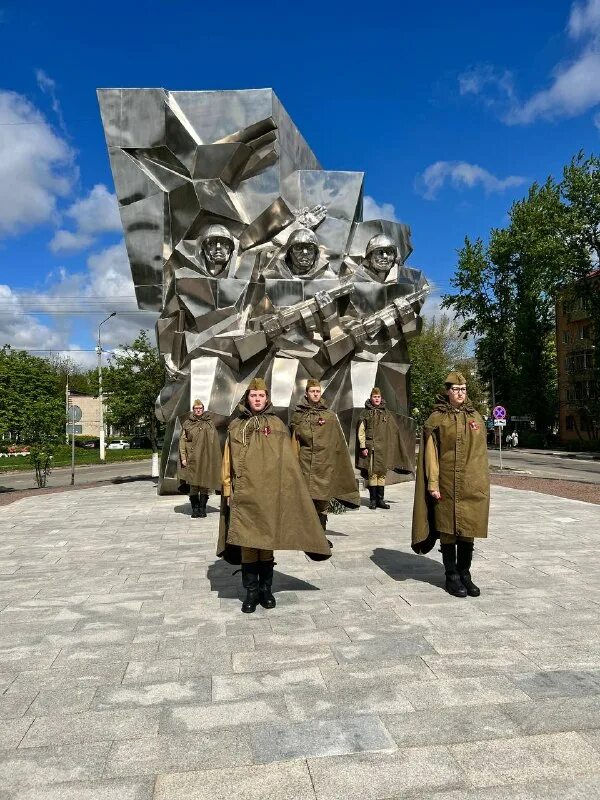 Памятник подольским курсантам. Подвиг подольских курсантов памятник. Подольские курсанты 2020. Подольск курсанты 1941год. Подольские курсанты фильм 2019.