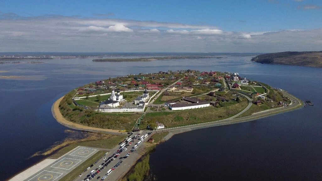 Свияжск км. Остров-град Свияжск в Казани. Остров Свияжск в Казани достопримечательности. Остров Буян Свияжск. Музей-заповедник «остров-град Свияжск».