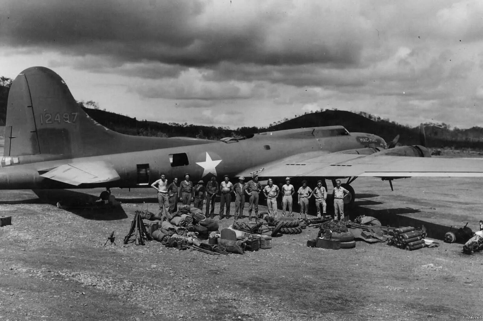 Б 17 кг. B-17e бомбардировщик. Б-17 бомбардировщик. Бомбардировщик б-17 летающая крепость. B-17 В СССР.