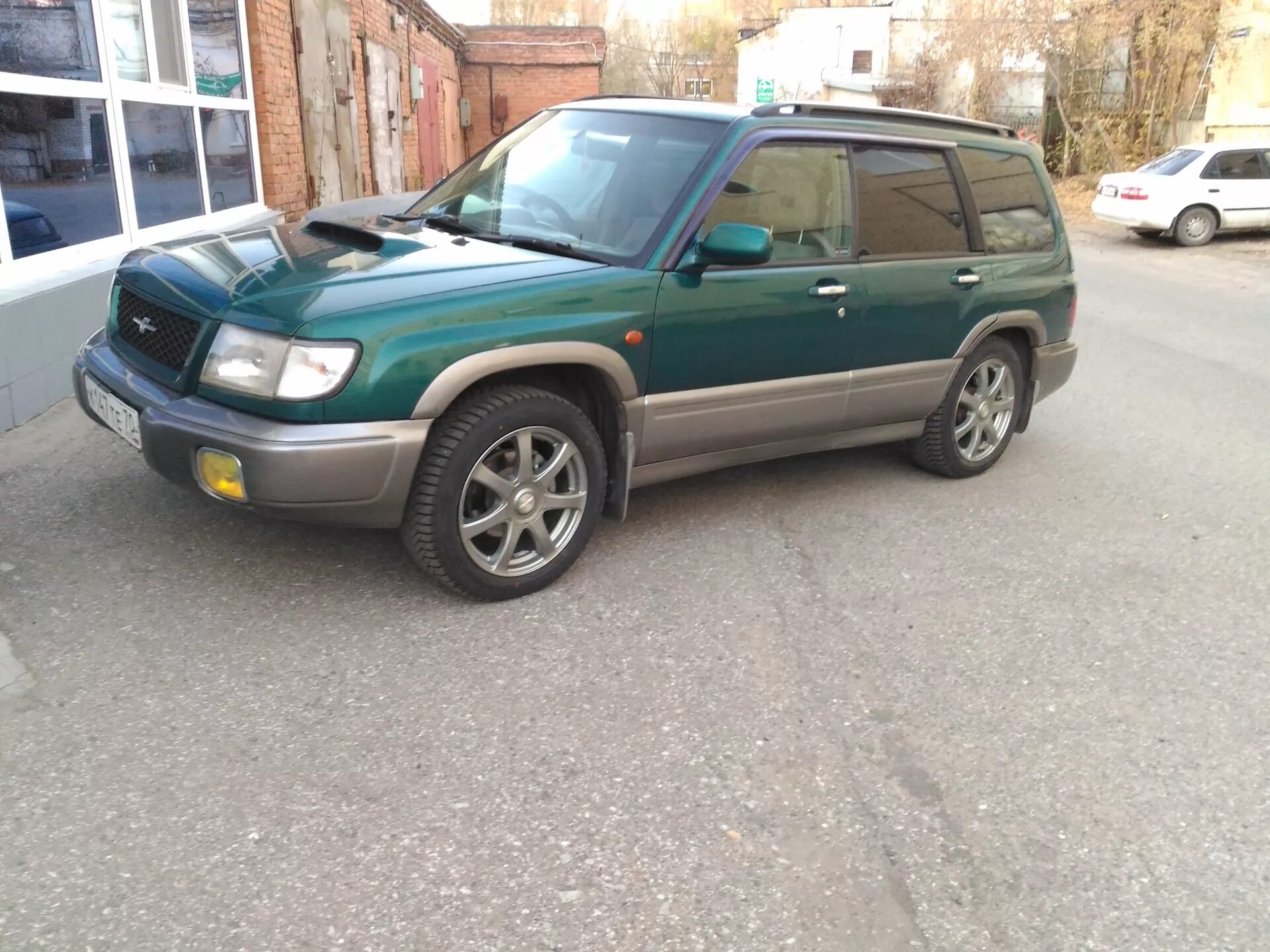 Субару Форестер сф5 зелёный. Subaru Forester 1999. Субару Форестер зеленый 1998. Субару Форестер 2000 зеленая.