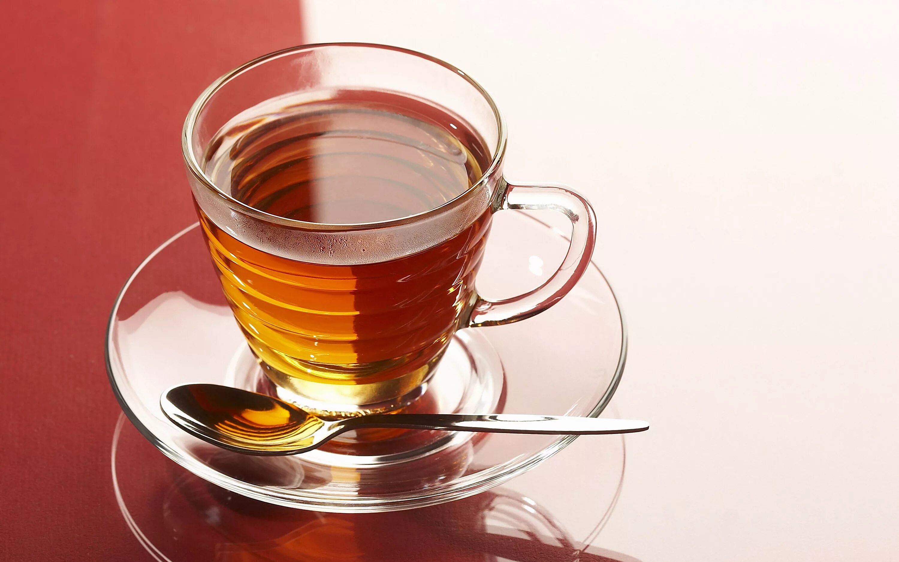 Стакан крепкого чая. Кружка чай. Чай в стакане. Кружка с чаем. Чашка чаю.