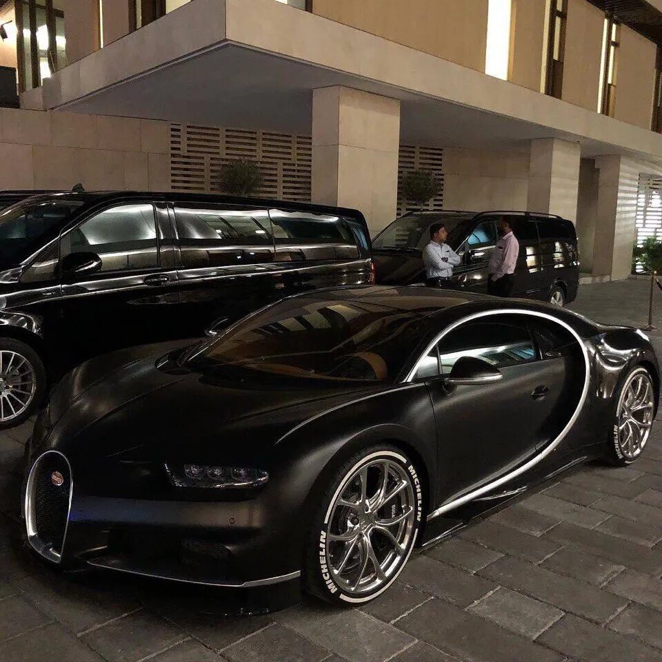 Самый насыщенный новый. Bugatti grand sport vitesse. Hongqi s9 '2020. Pagani huayra bc 2017. Бугатти la voiture noire.
