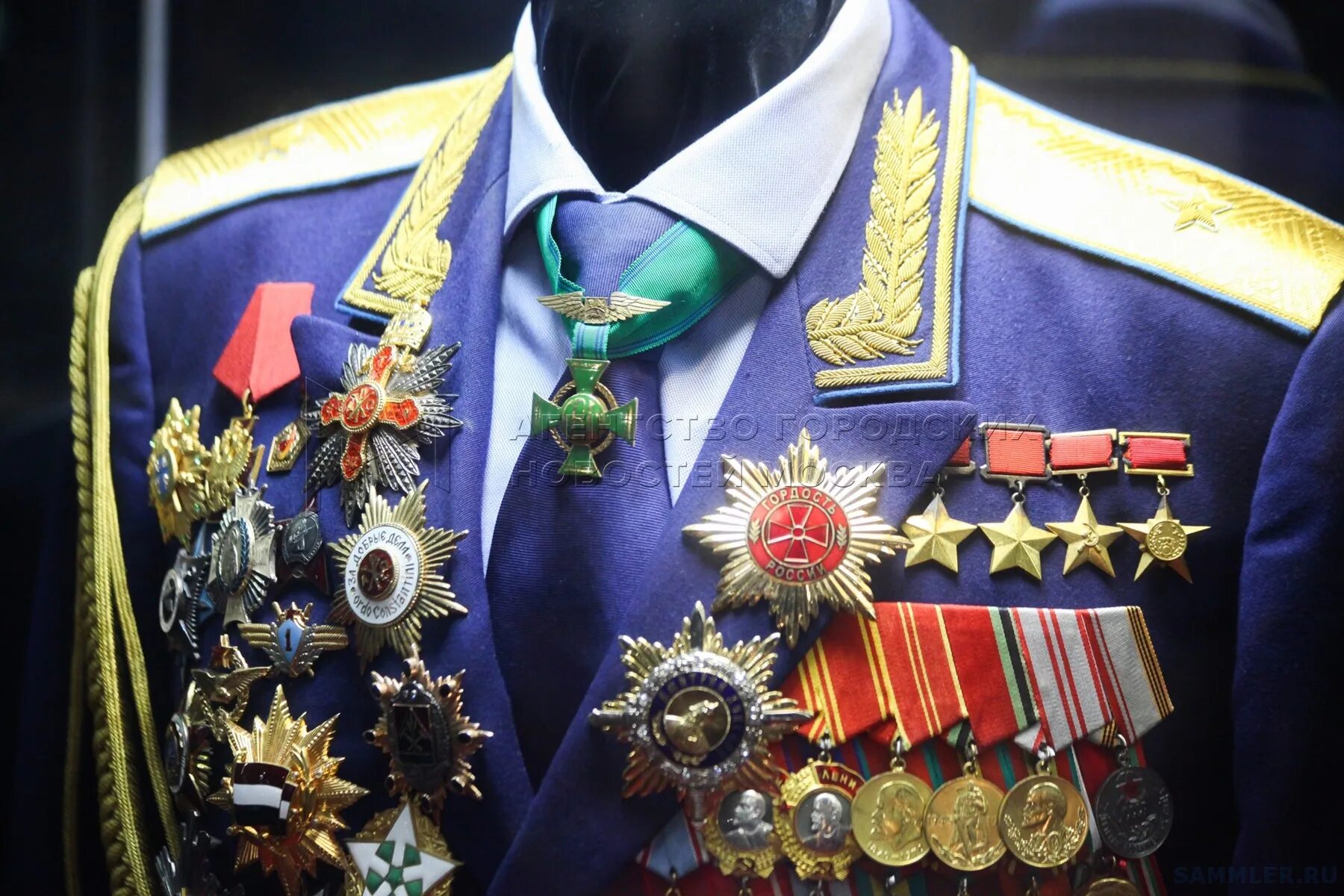 Премия леонов. Какие ордена носят на шее РФ. Можно ли носить награды других ведомств.