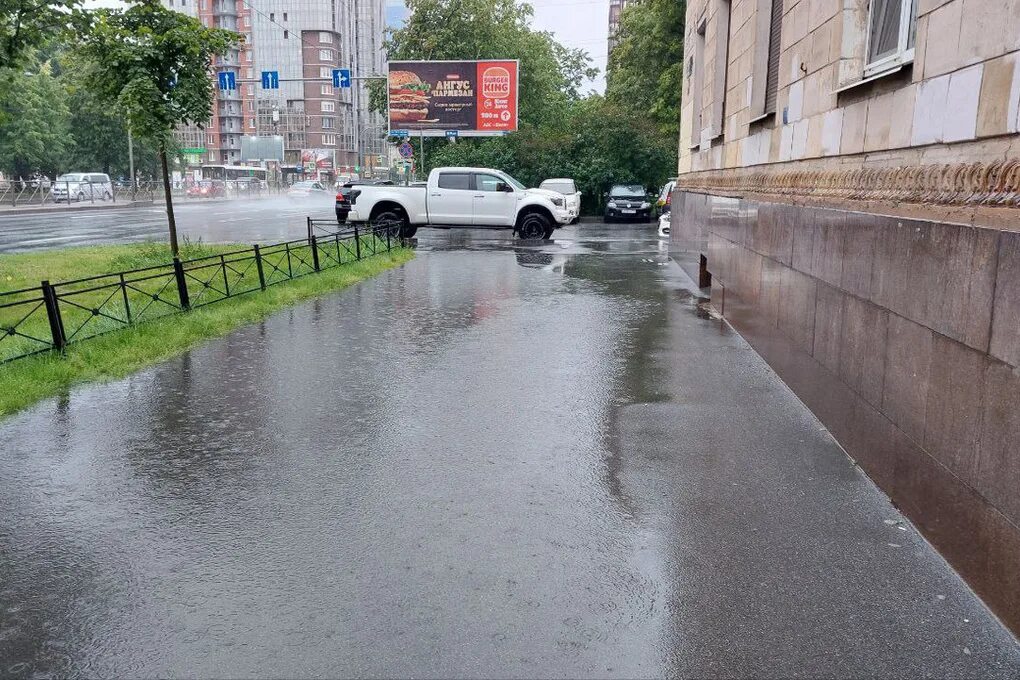 Затопит ли. Наводнение. Наводнение в Санкт-Петербурге. Наводнения в России. Затопление города.