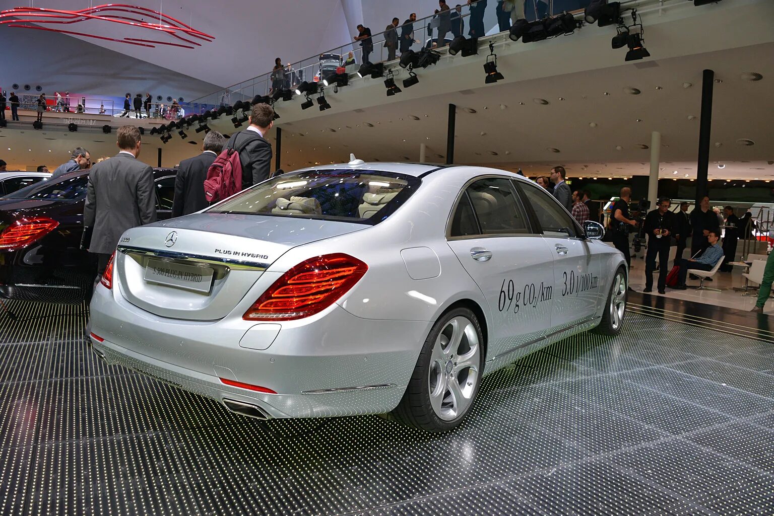 Mercedes-Benz s500 Hybrid. Мерседес Бенц гибрид. Мерседес гибрид s. Мерседес s500 2013. Mercedes hybrid