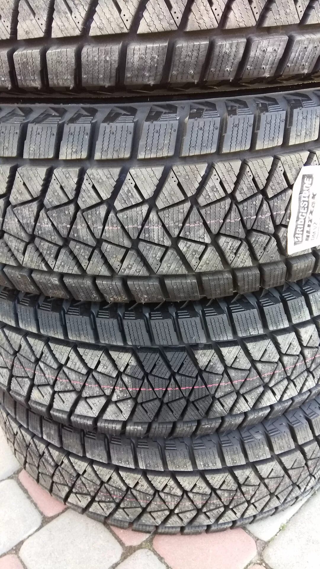 Bridgestone blizzak dm v2 r16. Bridgestone blizzak dm-v3. 26570r16 bridgestone blizzak dm-v2 112r.