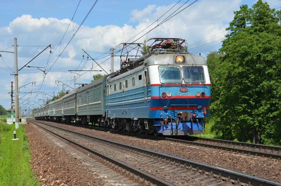 Голутвин рязань на сегодня. Конев Бор Голутвин. Пассажирский поезд в Рязани. Чс4 с пассажирским поездом. Электрички Пески Голутвин.