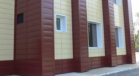 Руст панели. Линеарные панели металлпрофиль. линеарные панели primepanel металлпрофиль. линеарные фасадные панели. линеарная панель металл профиль.