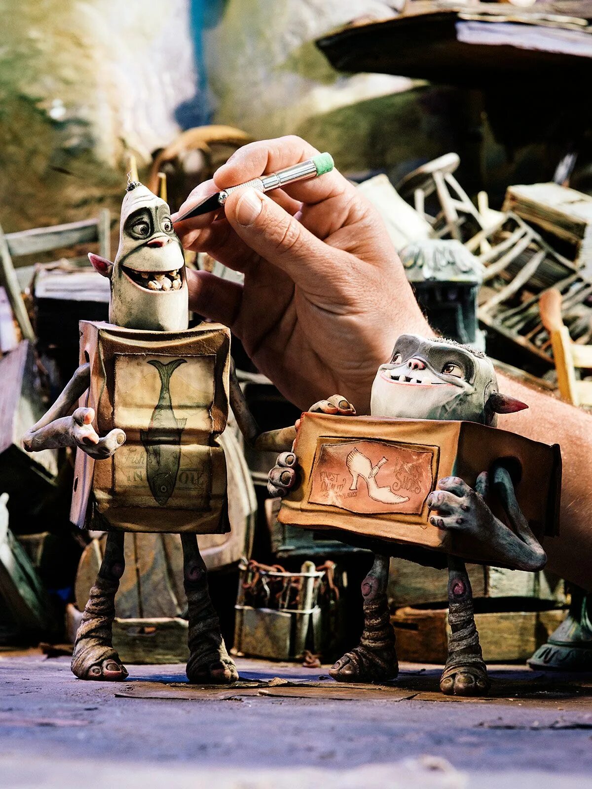 Stop motion. Laika Studio семейка монстров. Семейка монстров мультфильм куклы. Boxtrolls. Кукольная мультипликация.