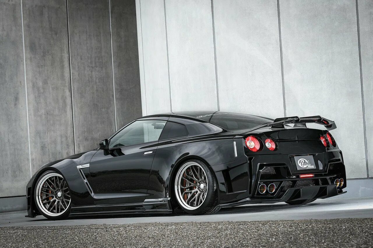 Nissan skyline gtr r35. Ниссан гтр 35. Ниссан скайлайн гтр 35. Ниссан скайлайн гтр 35. Ниссан skyline r35 gtr.