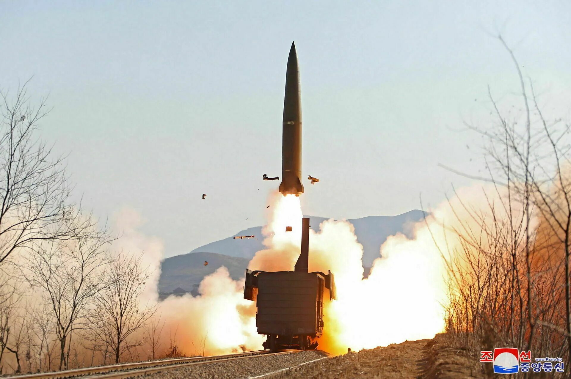 Корея оружие россии. Северокорейская ракета KN-23. Хвасон 12 ракета. Баллистические ракеты Северной Кореи. Хвасон-17 баллистическая ракета.