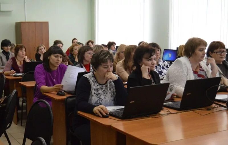 Школа 51 оренбург учителя. Учителя оренбурга фото. Педагоги ветераны педагогического труда. Вакансии преподавателя оренбург. Оргму преподаватели оренбург.