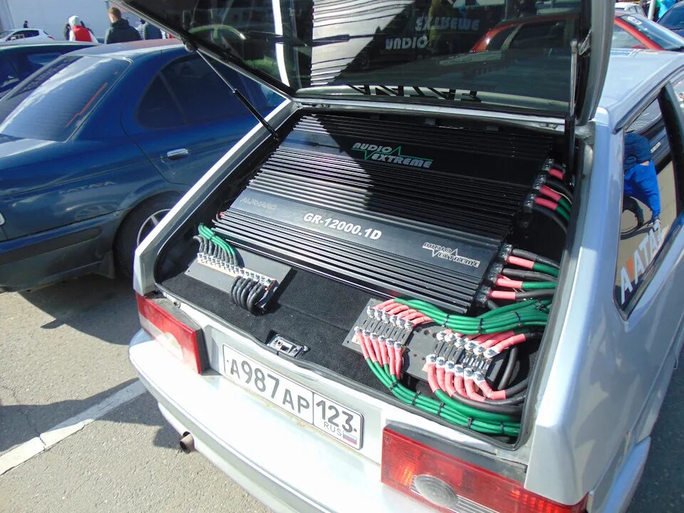 Автозвук pride car audio. Самый дорогой автозвук. Матиз автозвук. Jetta 84 автозвук. Аудиосистема в ваз 2111.