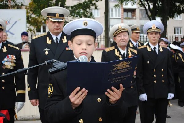 Санкт-Петербургский морской кадетский корпус. Кадетское училище в Кронштадте. Кронштадтский кадетский корпус. Кадеты КМКВК. Ленинградский военный корпус