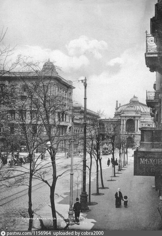 Как на дерибасовской угол ришельевской. Одесса лютеранский переулок. Одесса 1914 фотография. Одесса вид на оперный театр с улицы Ришельевской в старых фотографиях. Ришельевская улица.