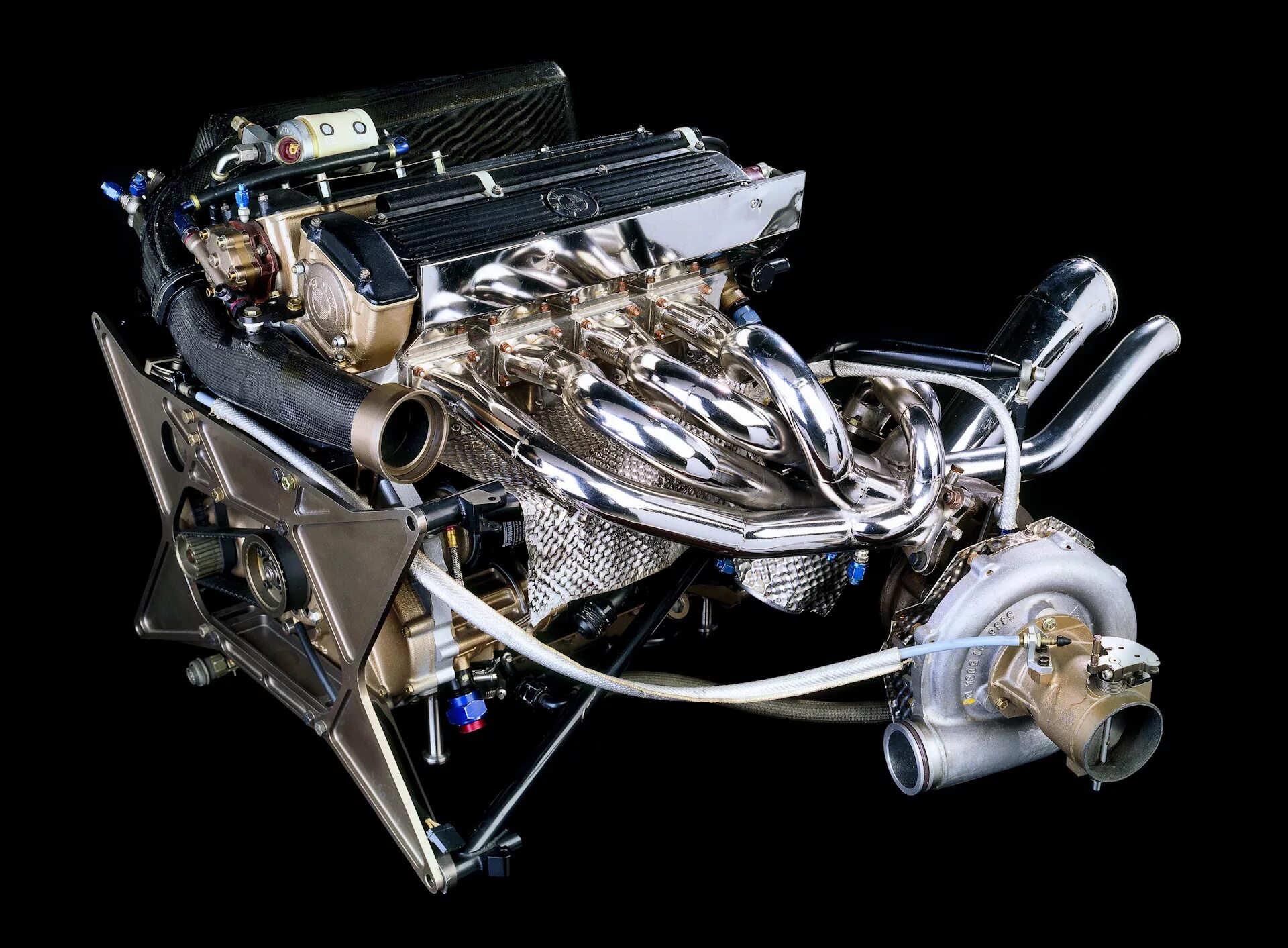 Двигателя формула автомобиля. BMW m12/13. BMW m12 двигатель. BMW f1 engine. BMW 1 M мотор.