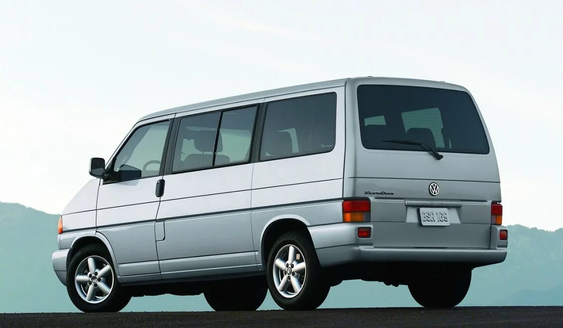 Фольксваген транспортер т4 tdi. Фольксваген транспортёр т4 1994. Транспортер т4 сбоку. Фольксваген транспортер т4 с кузовом. Авито транспортер т 4.