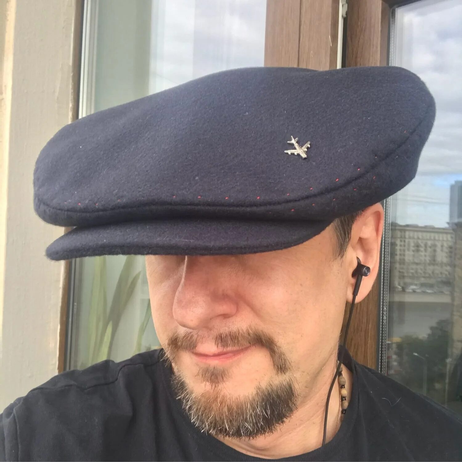 Кепка аэродром вахтанг. Длинная кепка прикол. Грузинская кепка аэродром. Грузинская шапка аэродром. Длинная кепка прикол.