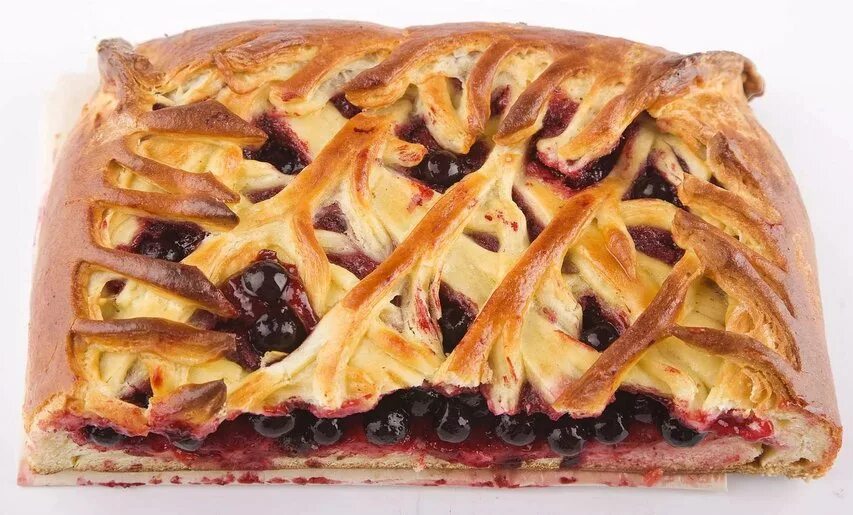 открытый дрожжевой пирог. пирог из дрожжевого теста с вареньем. пирог сладкий из слоеного теста в духовке. булочки с джемом. сладкий слоеный пирог.