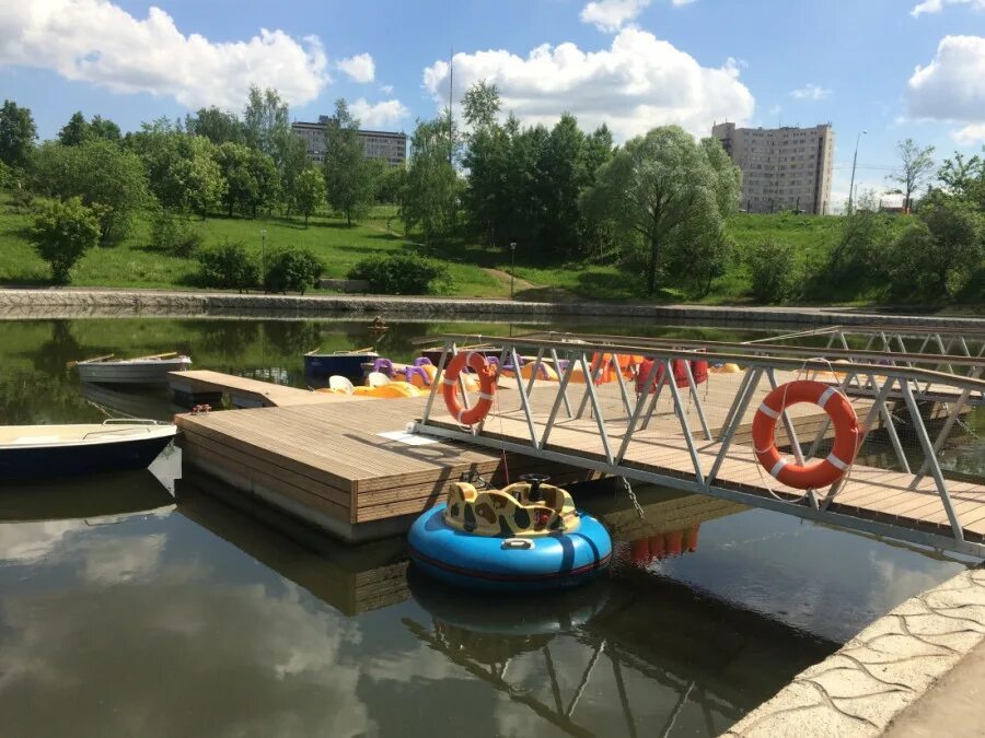 Парк Олимпийская деревня 80. Парк олимпийской деревни в Москве. Парк олимпийской деревни пруды. Парк олимпийской деревни Лодочная станция. Village парки