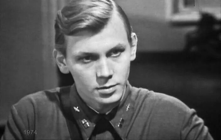 Евгений карельских биография личная жизнь Он создал завидную семью, и помогает своим любимым внукам освоить актёрскую проф