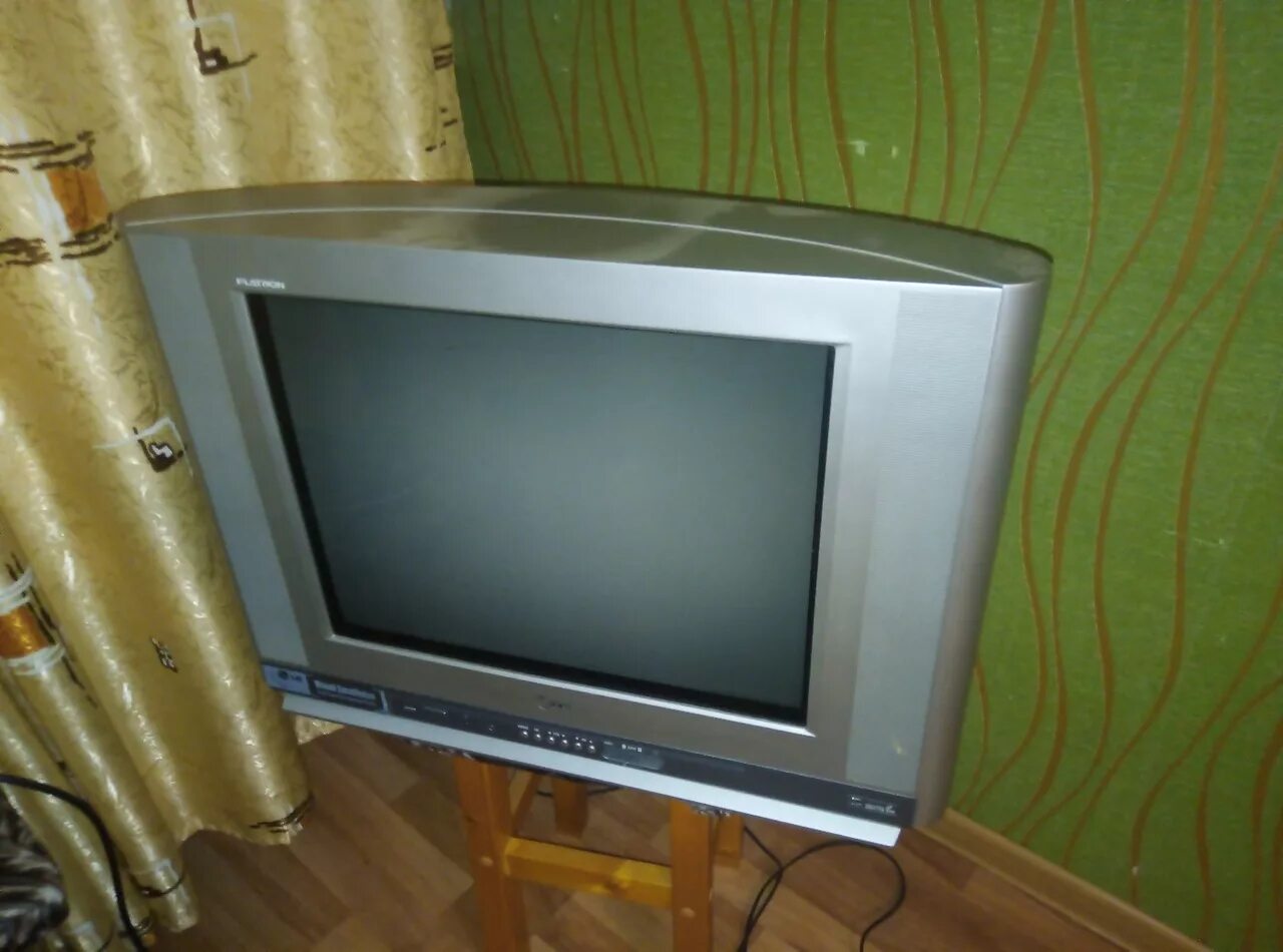 Скупка телевизор б у. LG 2007 года телевизор. LG RT-21fb50rq. Телевизор LG rt21fxpl. Плазменный телевизор LG 2007.