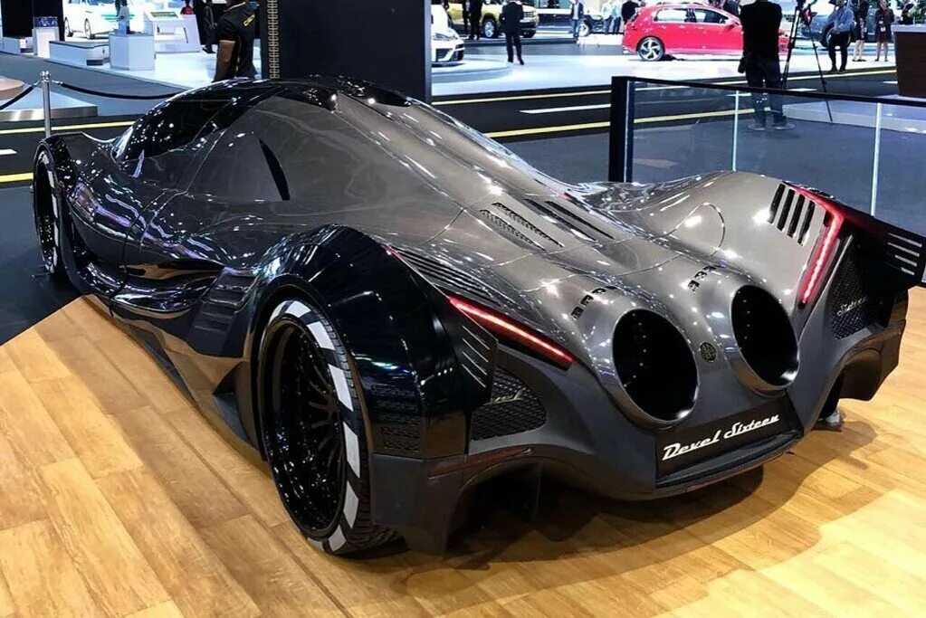 Включи сильно машина. Арабский гиперкар Devel Sixteen на 5000 л. с.. Машина гиперкар Devel Sixteen. Машина Devel Sixteen Prototype. Девил Сикстен 5000.