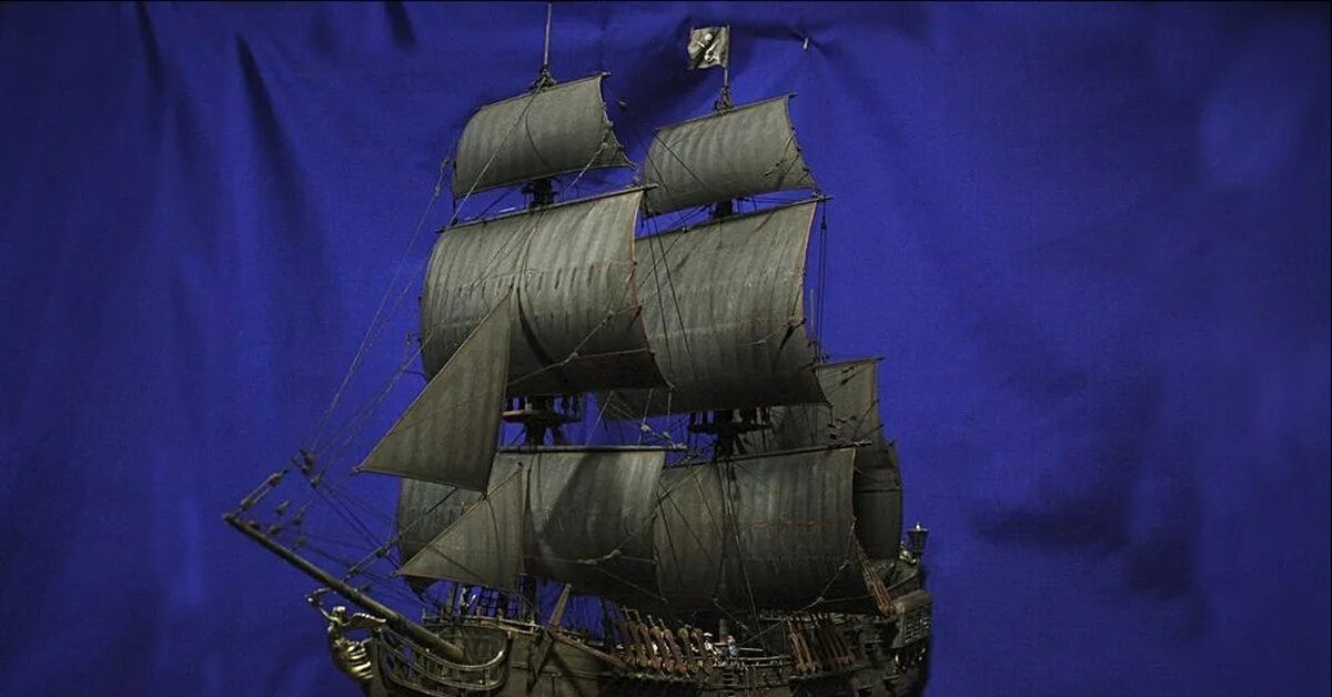 Чёрная жемчужина корабль. Ван дер декен летучий голландец. Корабль черная жемчужина моргана. Фрегат черная жемчужина корабль. Пираты карибского моря черная жемчужина.