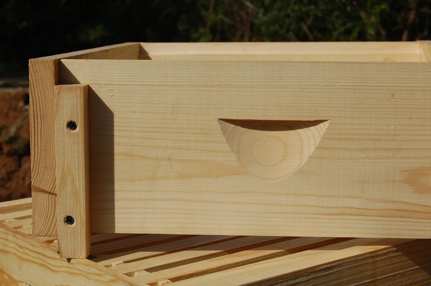 Рогатый 10 рамочный улей дадан. Ульи со съемным. Дно улья дадан 10 рамочного. 8 рамочный улей рута ппу. Сетчатое дно для улья дадан.