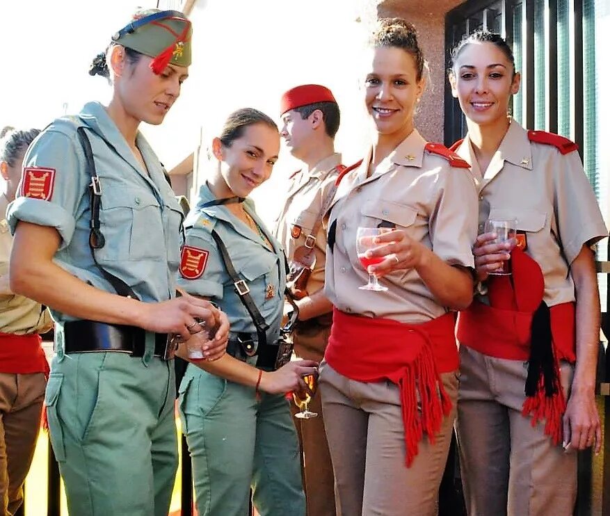 Legión española mujeres. испанский иностранный легион девушки. французский иностранный легион женщины. La legion española женщины. форма иностранного легиона испании.