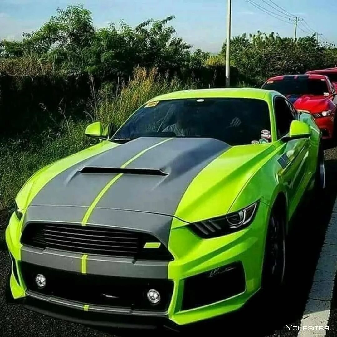 Тачки про машин. Форд Мустанг. Форд Мустанг кислотный. Mustang 2017 кислотный. Форд Мустанг и Ламборгини.