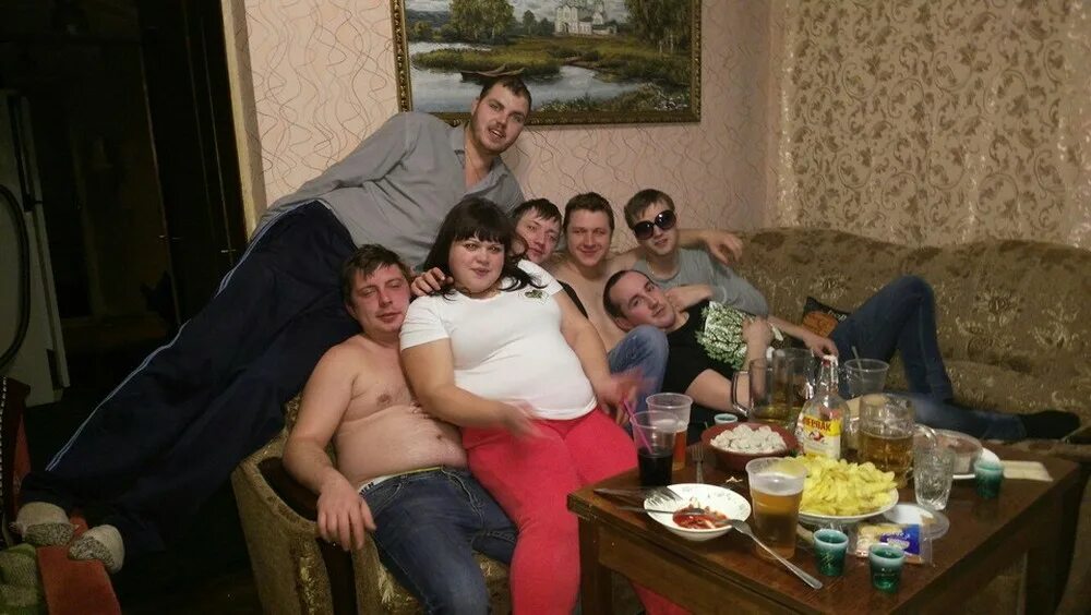 Выложить видео в соц сетях. Застолье чудики из социальных сетей. идиоты в социальных сетях. идиоты в соцсетях. чудаки из социальных сетей.