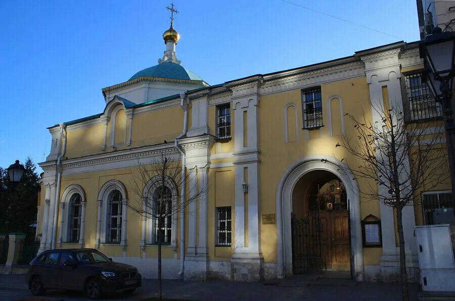 Святой ипатий для дома. Екатерины александрийской в ямбурге. Дом двух святых. Храм косьмы и дамиана в москве столешников переулок. Иконостас казанского собора в санкт-петербурге.