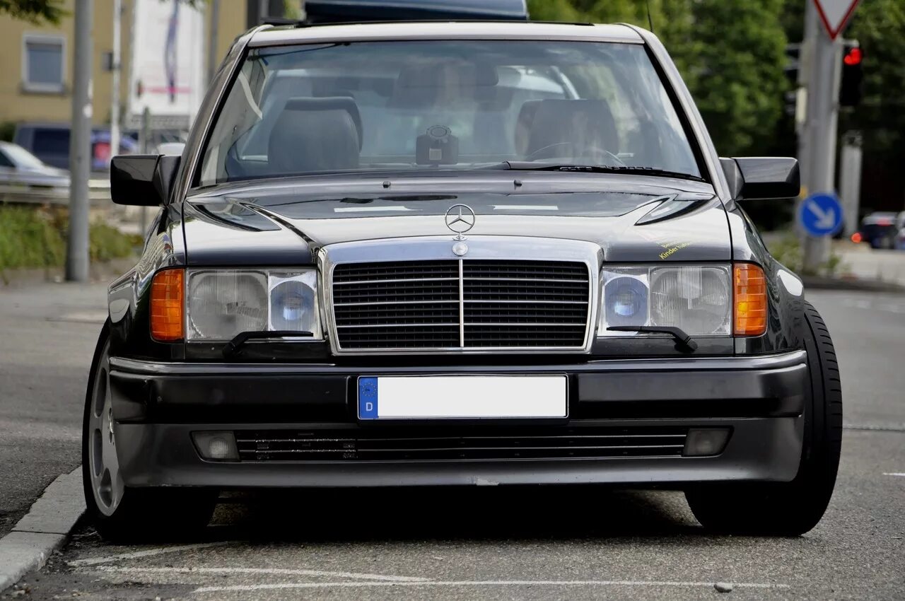 Купить мерседес 124 в беларуси. Mercedes Benz w124 e500. Mercedes w124 e500. Mercedes 124 e500. Mercedes w124 е500.