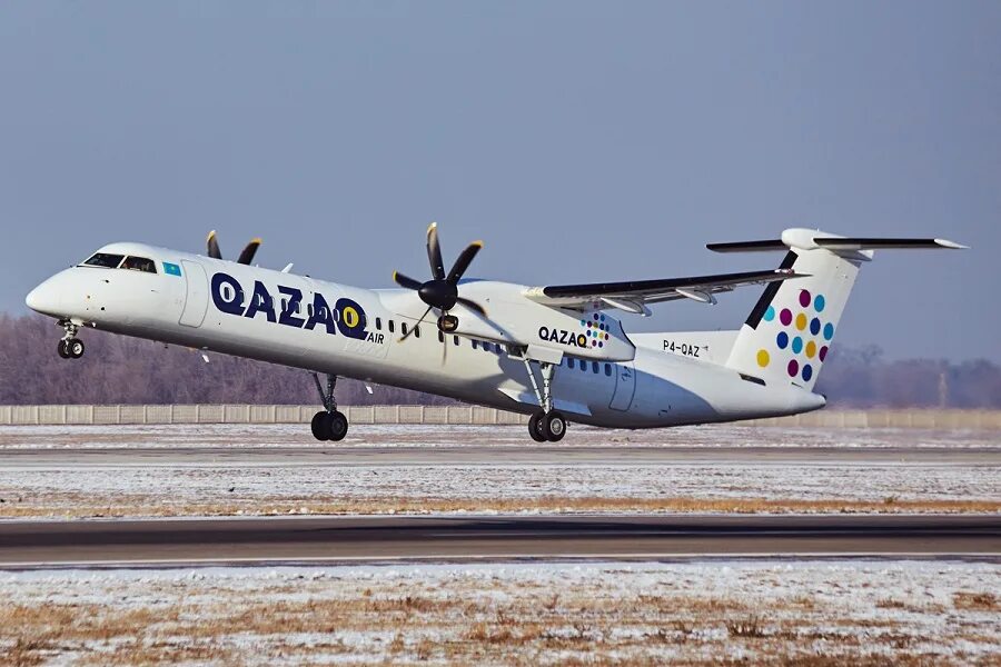 Qazaq Air dhc8 Dash 8-400. DHC 8. Dash 8 q400 Qazaq Air. DHC Dash 8-400 Qazaq Air изнутри.