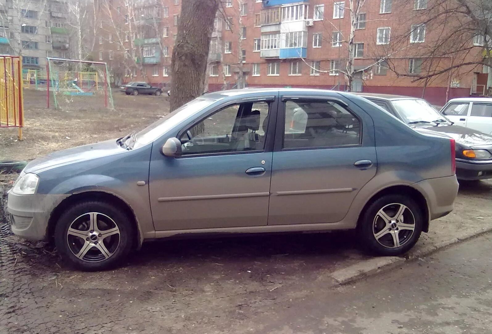 Диски на рено логан 1 поколения. Рено Логан 1. 185\65\15. Рено Логан на литье 15. Renault Logan диски r16. Диски на Рено Логан 1.